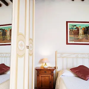 il-bacio-del-sole-san-gimignano-apartments.it-tuscanyhotel.com/
